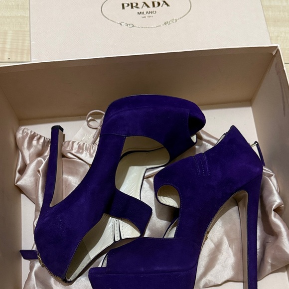 Prada Women's Elegant Purple Heels - Picture 1 of 5